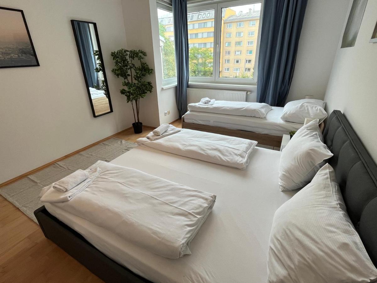 Cool Schonbrunn Apt 2Br Apartment Виена Екстериор снимка