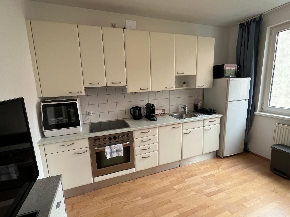Cool Schonbrunn Apt 2Br Apartment Виена Екстериор снимка