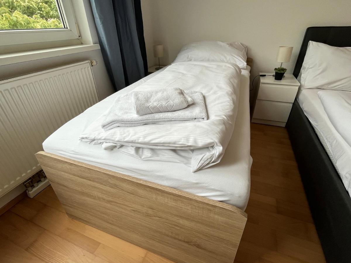Cool Schonbrunn Apt 2Br Apartment Виена Екстериор снимка