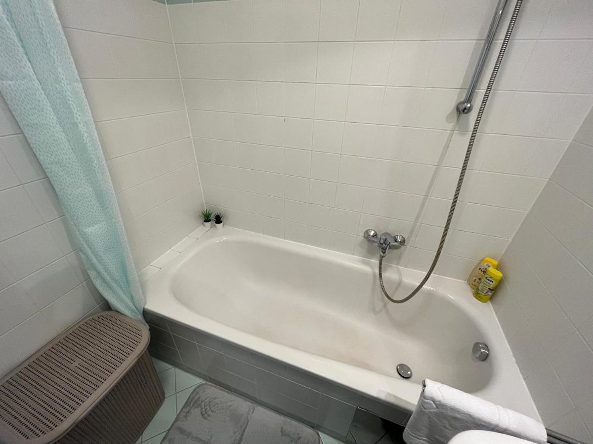 Cool Schonbrunn Apt 2Br Apartment Виена Екстериор снимка