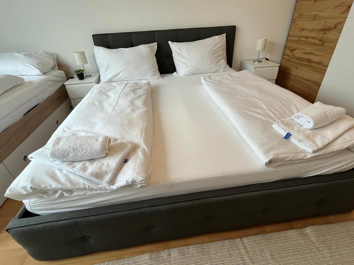 Cool Schonbrunn Apt 2Br Apartment Виена Екстериор снимка