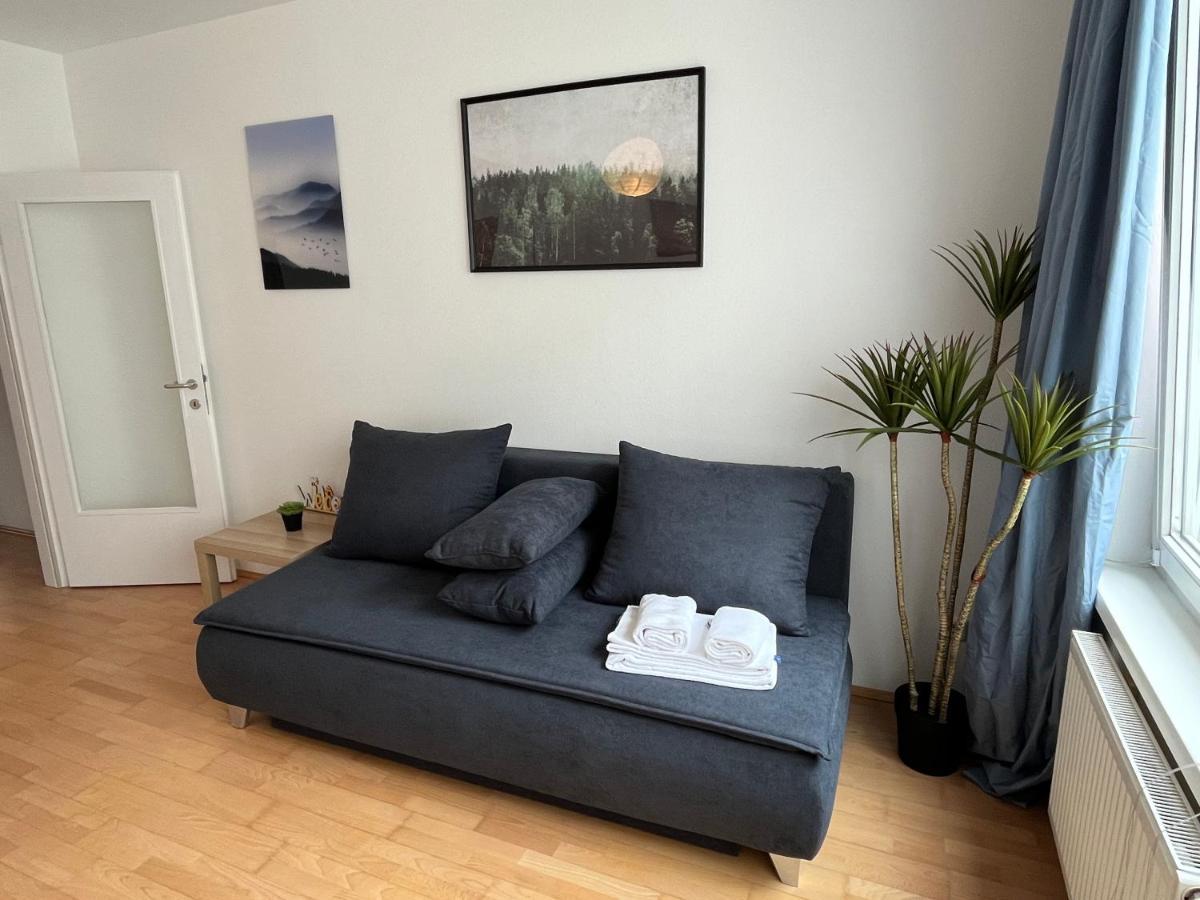 Cool Schonbrunn Apt 2Br Apartment Виена Екстериор снимка