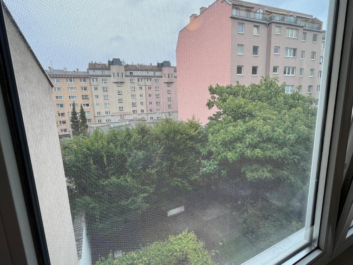 Cool Schonbrunn Apt 2Br Apartment Виена Екстериор снимка