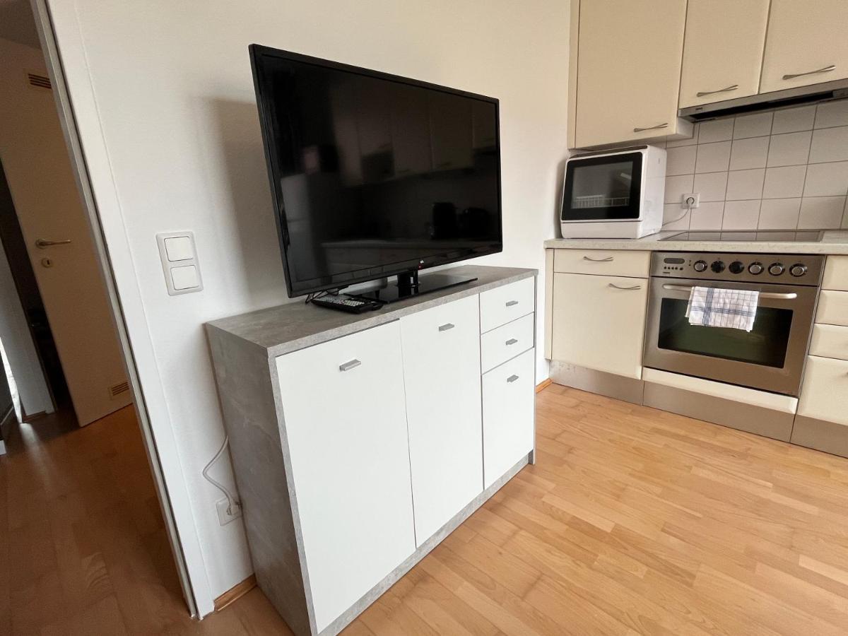 Cool Schonbrunn Apt 2Br Apartment Виена Екстериор снимка