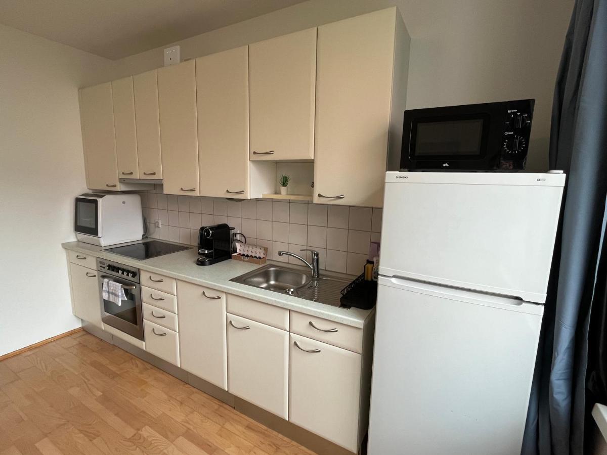Cool Schonbrunn Apt 2Br Apartment Виена Екстериор снимка